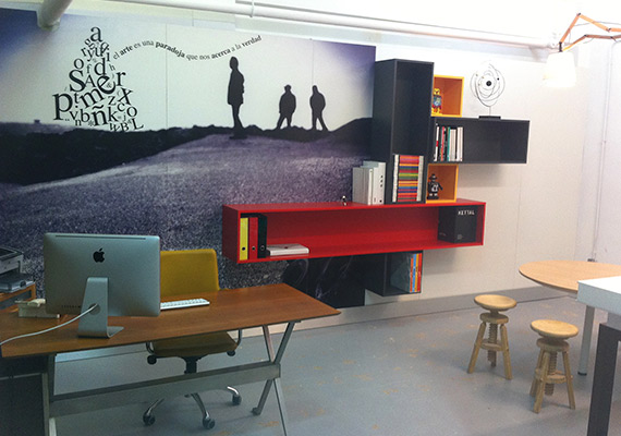 Furniture with Bauhaus inspiration, straight lines, color ... supported by rear image printed directly.