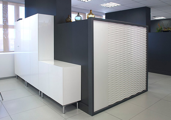 Distribution and office furniture Madrid.Separations dm grooved and painted white.